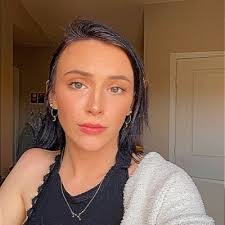 Alicia Dennison's Instagram, Twitter & Facebook