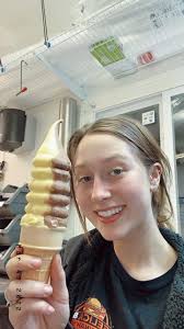 My ice cream cone from Baskin Robin's still had the paper left behind from  the previous cone! They dipped it in chocolate and filled it with rocky  road and still never noticed!?🤣