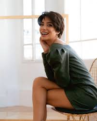 Maybe you would like to learn more about one of these? Carolina Carvalho Surpreende Com Grande Mudanca De Visual Holofote