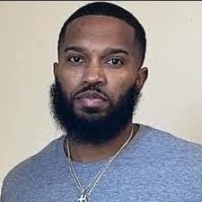 Bobby Ivory's Instagram, Twitter & Facebook