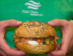 Frullate il salmone insieme alle erbe aromatiche per 3 secondi vel 5. Tartare Di Salmone Picture Of Fish Ham Burger Fry Senigallia Tripadvisor