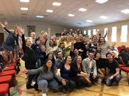 Vous rêvez d'avoir le micro d'argent, de devenir un grand maestro et de en effet, france 2 organise un casting à bordeaux pour la célèbre émission n'oubliez pas les paroles le mardi 3 mars prochain. Reportage Angers 103 Candidats Au Casting De L Emission N Oubliez Pas Les Paroles Saumur Maville Com