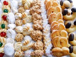 Tritate insieme alle mandorle e zucchero in modo da ridurle in una specie di farina piuttosto fine. I Nostri Pasticcini Di Mandorle E Pasta Frolla Foto Di Pasticceria Bertollo Rapallo Tripadvisor