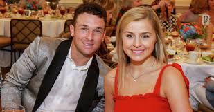 Astros' Alex Bregman and wife Reagan expecting first child