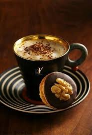 Coffee Quenalbertini Coffee Cream A Great Walnut Cookie Coffee Photography Beautiful Coffee Coffee Cups