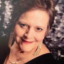 Introducing the NEW OWNER of Pierce & Company! This is my “little” sister  in case you didn't already know. Jennifer Bartholomew Griswell. She grew up  in Lexington & went to Lexington High