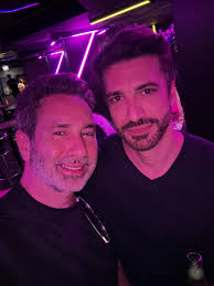 4 anos da @casafluida , que une arte, música, liberdade, que marca a boa  noite de Sampa. ❤️❤️🎉🎉🎉