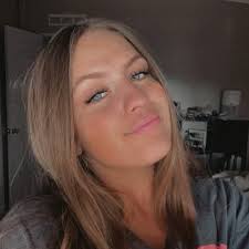 Kelsey Stradling (@Kelseystrad)