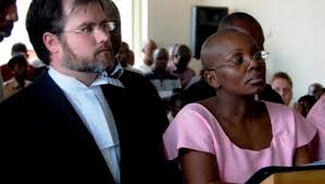 Résultat de recherche d'images pour "image victoire ingabire au rwanda"