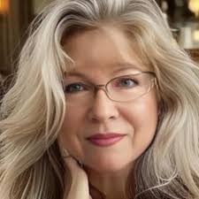 Wanna see the redwoods in a deeper and more mysterious way? Come for a walk  with me.