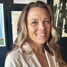 Beth Brouillard's Instagram, Twitter & Facebook