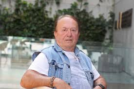 Alice je totiž o 40 let mladší. Libi Se Mi Kdyz Kytara Zni Jako Housle Prohlasuje Zpevak Petr Janda Dvojka