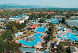 Camping Ehrwald Zugspitze Campingplatz Mit Viel Komfort Campingurlaub Campingplatz Schonste Orte Der Welt