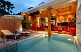Profitez De Cette Charmante Villa Avec Son Salon Ouvert Sur La Piscine Kolam Renang Kolam Ruang Tamu