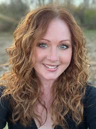 Amanda Pohlman's Instagram, Twitter & Facebook