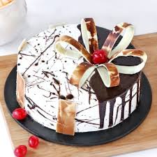 Welcome to edda's cake designs. Order Designer Chocolate Vanilla Cake Half Kg Online At Best Price Free Delivery Igp Cakes