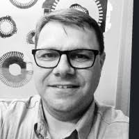 1000+ perfis com “Eger”