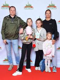 Martin stenmarcks mamma födde 11 barn på 22 år. Prinsessan Madeleines Bastisar Pa Grona Lund Premiaren Allt Om Kungligt
