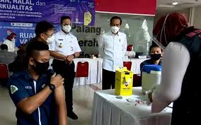 Tapi per februari 2017, instalasi rawat jalan garuda rsup dr. Ini Cara Mendaftar Vaksinasi Covid 19 Untuk Lansia Dan Pekerja Publik Kabar24 Bisnis Com