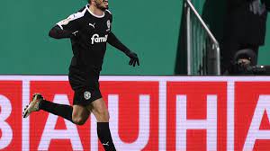 Paul de leeuw, freek bartels. Actor Freek Bartels Fantasizes About Paternity Teller Report