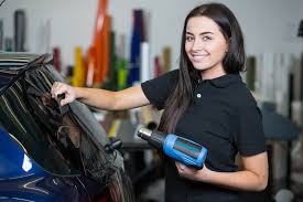 Le meilleur prix pour une peinture complète de la carrosserie de votre voiture. Couvrir Votre Voiture De Film Adhesif Seul Sans Probleme Avec Nos Conseils