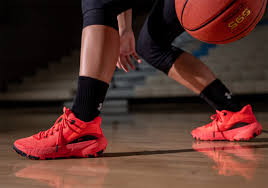 Under armour is honored to offer a 20% discount to active duty service members, veterans, first responders, police, fire, healthcare workers, and teachers. Under Armour Hovr Breakthru Red Release Info Sneakernews Com