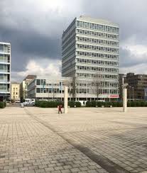Balkon, gäste wc, kelleranteil, barrierefrei, rollstuhlgerecht, seniorengerechtes wohnen, personenaufzug, einbauküche. Haus Der Arzte Architekturobjekte Heinze De