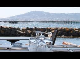 La Cote Bleue A Bouzigues Hotel Restaurant De Poissons Et Fruits De Mer Par Montpellier Shopping Fr Youtube
