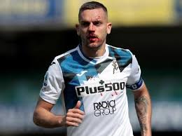 However, sky sport italia report that atalanta defender toloi is more likely to start on the right side of the back four tomorrow evening. Toloi Fica Com Rosto Ensanguentado Apos Dividida Com Rival No Italiano