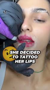 She wanted to tattoo her lips to follow a trend, but she regretted her  decision. 😨