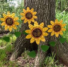 At the beginning of their bloom time, there may be very few other signs of fall in the garden. 20 Metal Sunflower Outdoor Decor Magzhouse