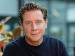 Highway hero saves woman from stalker