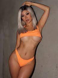 Catherine Lynn - Free sexy pics, galleries & more at Babepedia
