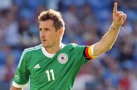 Cristiano logró esos 109 goles en 178 partidos y consigue un nuevo hito a sumar a su impresionante historial. Miroslav Klose Hangt Die Fussballschuhe An Den Nagel Stuttgarter Zeitung