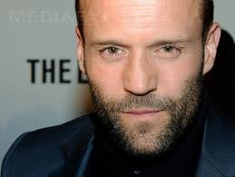 Jason statham, 26 июля 1967 • 53 года. Jason Statham Oricine Poate SÄƒ Joace In Filme Cu Super Eroi Chiar Si Bunica Mea