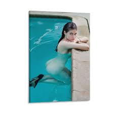 MALUO Sexy And Beauty Girl Alexandra Daddario Nude Wall Art Picture  Painting Poster Canvas Print Posters Artworks Room Decor 12x18inch(30x45cm)  : Amazon.co.uk: Home & Kitchen