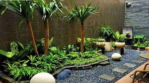 Karena nuansa bebatuan identik dengan desain konsep taman kering anda mungkin sudah pernah membaca cara membuat taman kering dengan cara menata taman depan rumah. 7 Cara Menata Taman Sempit Agar Terlihat Luas Tribunnewswiki Com Mobile