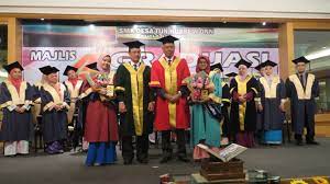 Terima kasih kepada semua pihak yang membantu dalam menjayakan penghasilan video ini. Majlis Graduasi Pelajar Tingkatan 5 Smkdtho 2018 Be The Best Beat The Rest