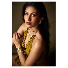 She made her bollywood debut with issaq, opposite prateik babbar. Exposing Hot And Sexy Cleavage Photo Gallery Amyra Dastur Looking Very Attractive Hot Photos Photos Hd Images Pictures Stills First Look Posters Of Exposing Hot And Sexy Cleavage Photo Gallery