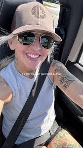 Ashley Fleck's Instagram, Twitter & Facebook