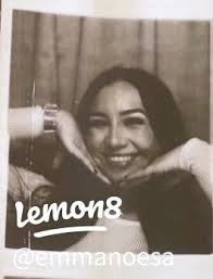 Capturing Joy: Vintage Photo Booth Moments 💛
