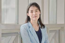 더불어민주당 지도부가 28일 청와대 인사검증 시스템을 공개 비판했다. ë²•ì¡°ë¼ìš´ì§€ ì»¤ë²„ìŠ¤í† ë¦¬ ì—¬ì„± ë³€í˜¸ì‚¬ì˜ í'ˆê²© ê¹€ì™¸ìˆ™ ë²•ì œì²˜ìž¥