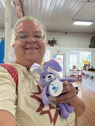 This is my 6th attempt at learning how to master the cathedral window  pattern: https://crochetesmipasion.com/cathedral-window-quilt-pattern/