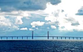 Båda ovanstående fotografier visar bron från malmö. Byggkomponenter Till Oresundsbron Stal Rormontage I Solvesborg