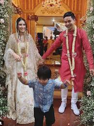 Belakangan ini di industri hiburan tanah air banyak bermunculan pemain sinetron pendatang baru yang muda, cantik dan berbakat, salah satunya adalah angbeen. Angbeen Rishi Dilamar Adly Fairuz Cantik Dengan Adat India Cantik Tempo Co