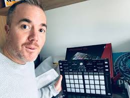 How to separate sound per deck