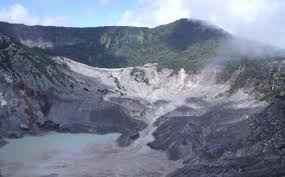Cerita tangkuban perahu dalam bahasa sunda. Sejarah Dan Informasi Lengkap Gunung Tangkuban Parahu Yang Erupsi Pada Hari Ini Tribunnews Com Mobile