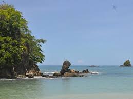 Mercu suar horsburgh di pulau ini dibangun pada tahun 1851 oleh pemerintah inggeris atas izin sultan johor darul ta'zim pada ketika itu. Kisah Mistis Dan Keindahan Bawah Laut Di Pantai Batu Lubang Sorong Regional Liputan6 Com