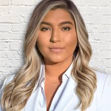 Hannah Beals's Instagram, Twitter & Facebook