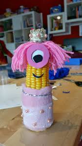 Basteln Im Herbst Maiskolben Minion By Erfinderkinder Autumn Crafts Crafts Arts And Crafts
